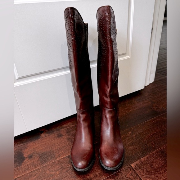 Gianni Bini Leather Boots Dark Brown, Knee Boots Fall Winter, women’s size 6 - Picture 3 of 9